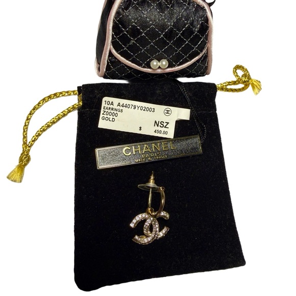 CHANEL Gold Crystal CC Charm or Earring - one - Picture 4 of 4